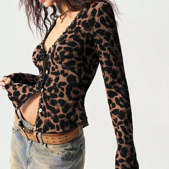 Brown Casual Women's Leopard Print Crew Neck Long Sleeve Fitted Blouse - Picture 6 of 6